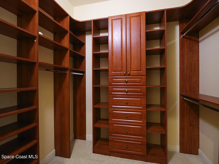 9400 Scarborough Ct — Photo 18