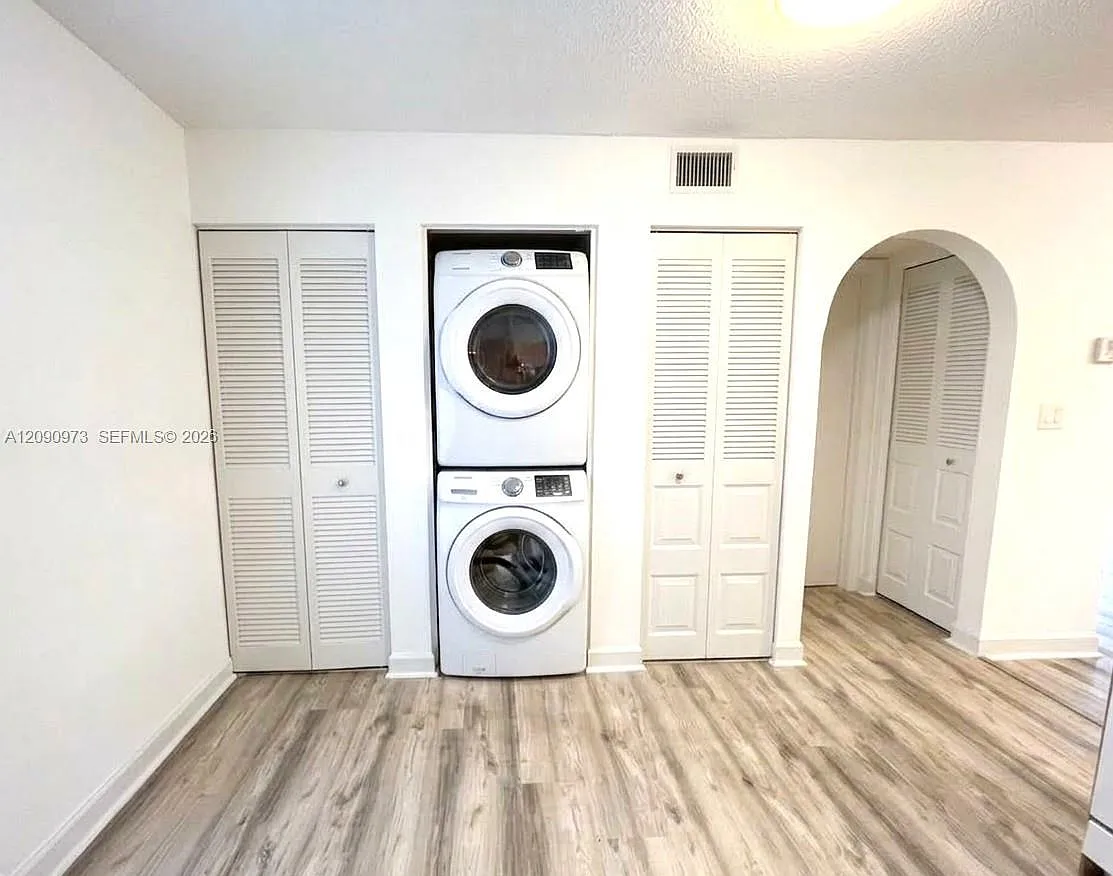 Grand Marquis Condo Homes — Photo 2