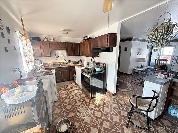 4th image of 3920 Prescott Ave