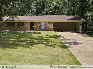 2835 Glenderry St, Jackson, MS 39212