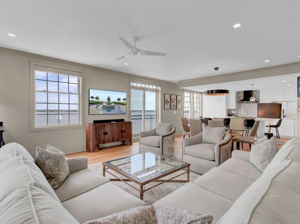 1 King St APT 607