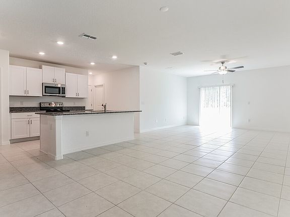 4th image of 2161 Skybrooke Blvd