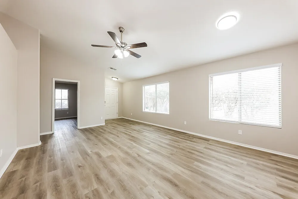 3 bed, 2.0 bath, 1597 sqft, $2,000 — Photo 3