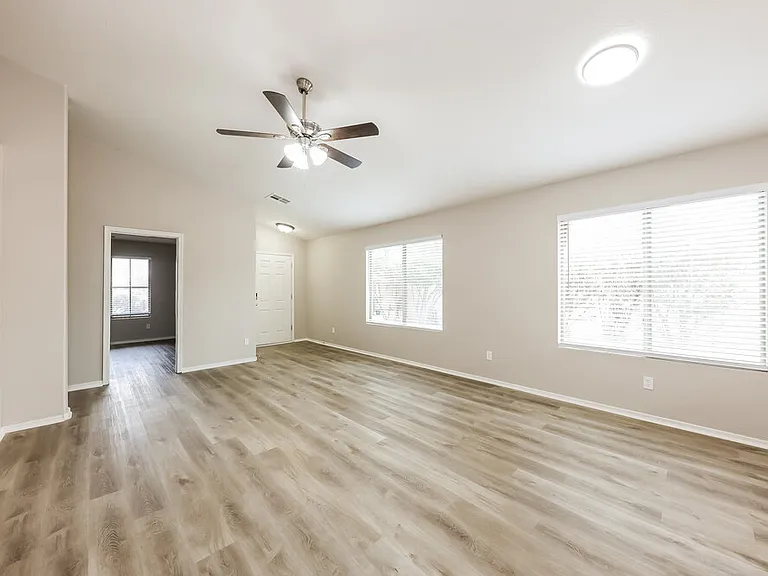 15350 W Lundberg St — Photo 3