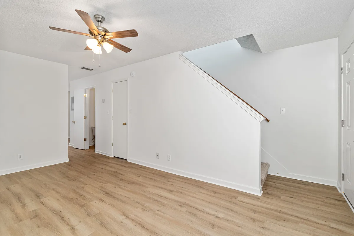 Building Photo - 1850 Waters Edge Dr #A