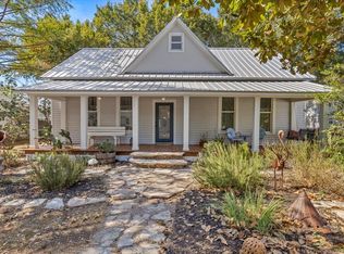 503A Wilkes St, Smithville, TX 78957