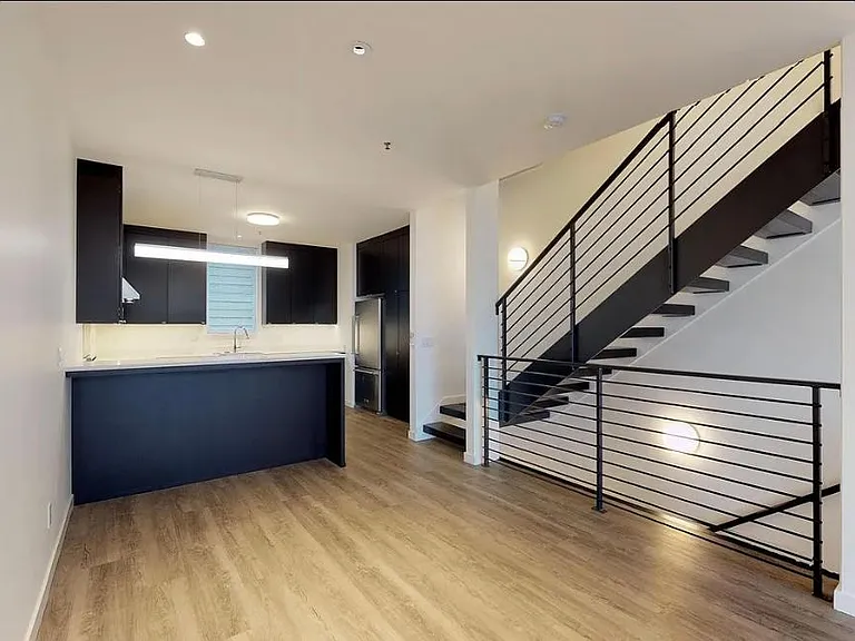 4226 SW Findlay St — Photo 2