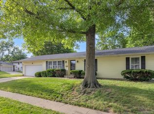 490 Shadow Ln, Decatur, IL 62526