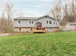 346 Waverly Rd, Shelton, CT 06484