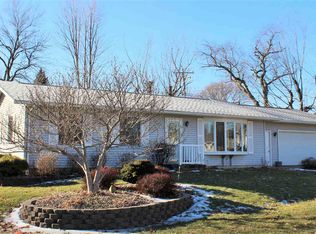 1202 Fowler Rd, Fulton, IL 61252