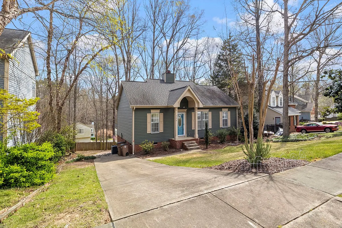 Building Photo - 328 Glencoe Dr