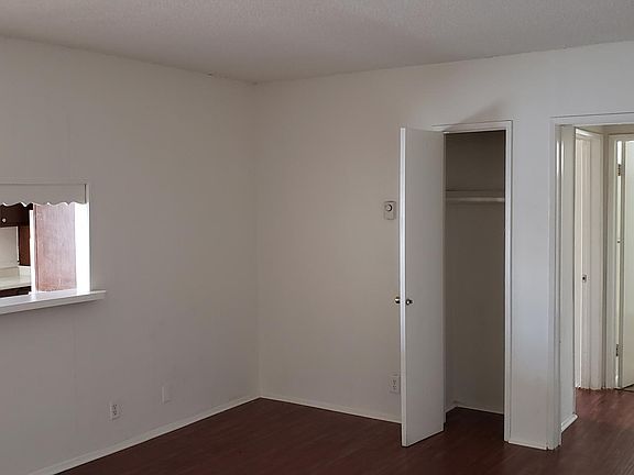 3rd image of 8758 Topanga Canyon Blvd APT 4