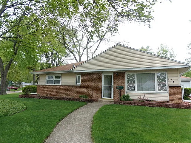 174 Shabbona Dr photo 1