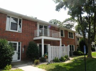 6347 Alderwood Cir APT B, Woodbury, MN 55125