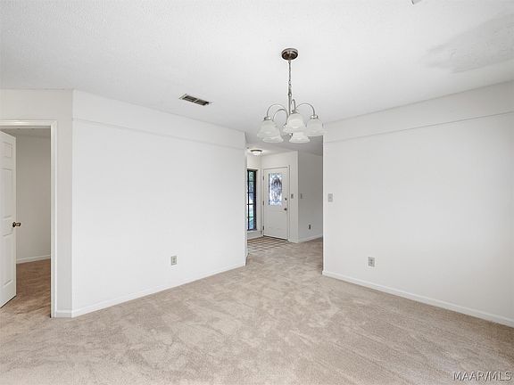 5th image of 3908 Oak Ave