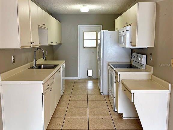2nd image of 242 WINTER RIDGE BOULEVARD #242