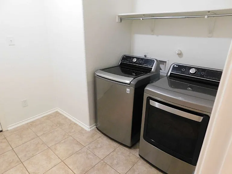 20719 Cape Coral — Photo 24