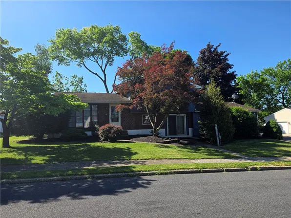 3334 Thomas St, Whitehall, PA 18052