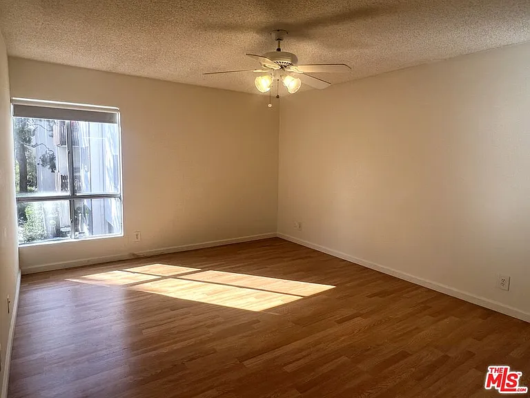 6000 Canterbury Dr #6000D212 — Photo 32