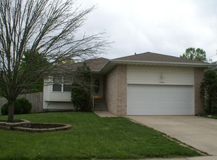 1430 W Pheasant Run St, Springfield, MO 65810