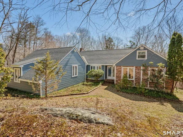 20 King James Drive, East Lyme, CT 06333