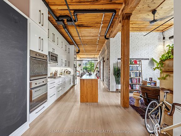5th image of 993 Queen St W #301