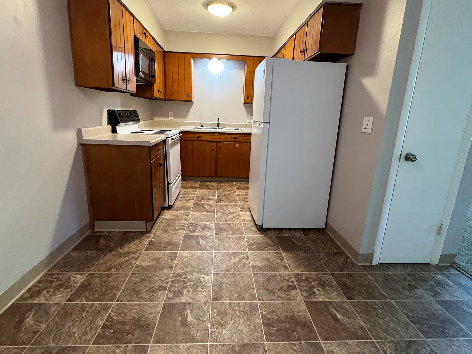 2 bed, 850 sqft, $1,015 — Photo 3