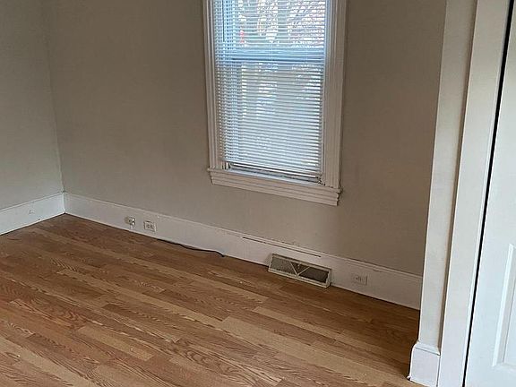 3rd image of 634 Laurel St