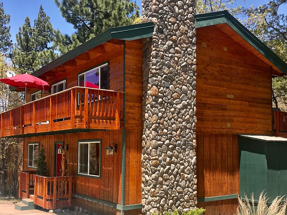 2nd image of 1082 Menlo Dr