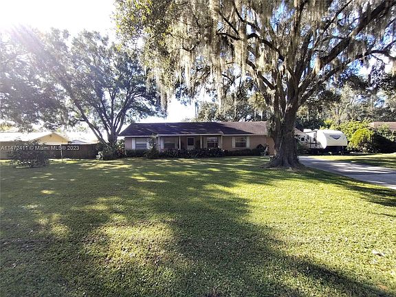 2nd image of 3431 Cindy Ln