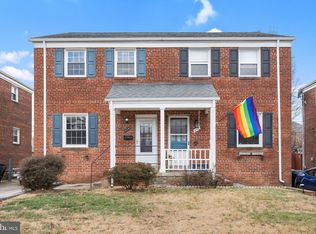 214 S Courthouse Rd, Arlington, VA 22204