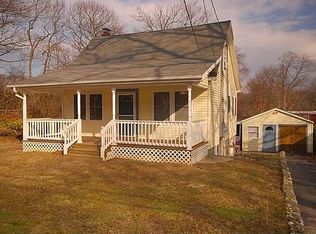 63 Robin Rd, Rocky Point, NY 11778