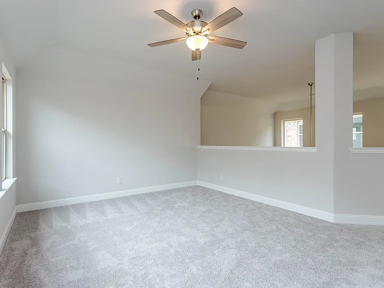 1537 Euclid Aly — Photo 15