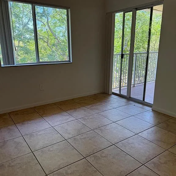 2941 Riverside Dr #303 — Photo 9