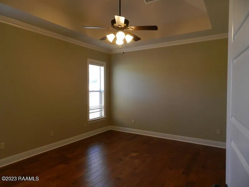 3 bed, 2.0 bath, 1737 sqft, $2,100 — Photo 3