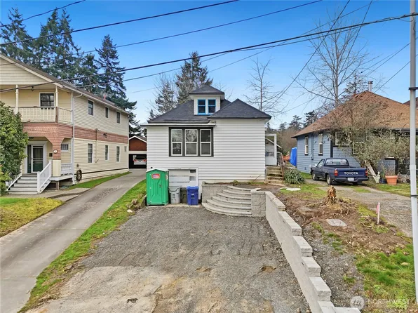 285 Earlington Avenue SW, Renton, WA 98057