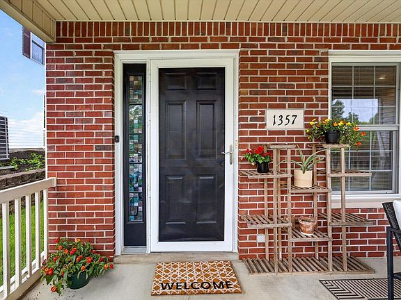 4th image of 1357 S Stella Dr