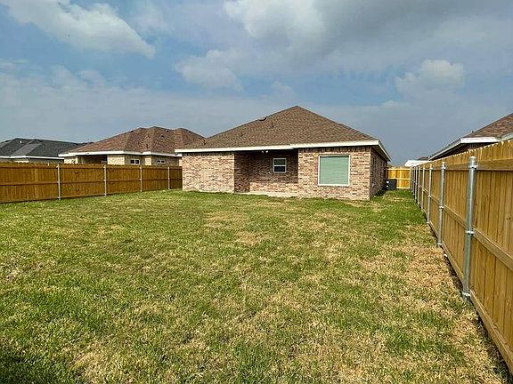 4th image of 2618 E Imperial Oaks Dr