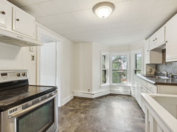 113 King St APT 3