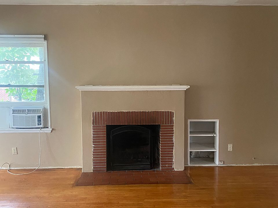 2nd image of 425 E Columbia Ave