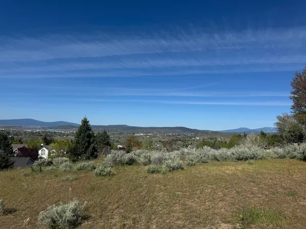 5821 Havencrest Dr, Klamath Falls, OR 97603