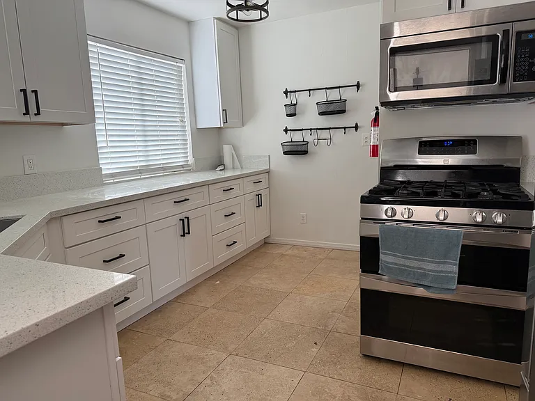 13425 Standish Dr — Photo 5