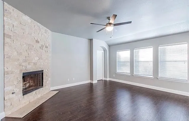 531 Hidden Oak Ln — Photo 3