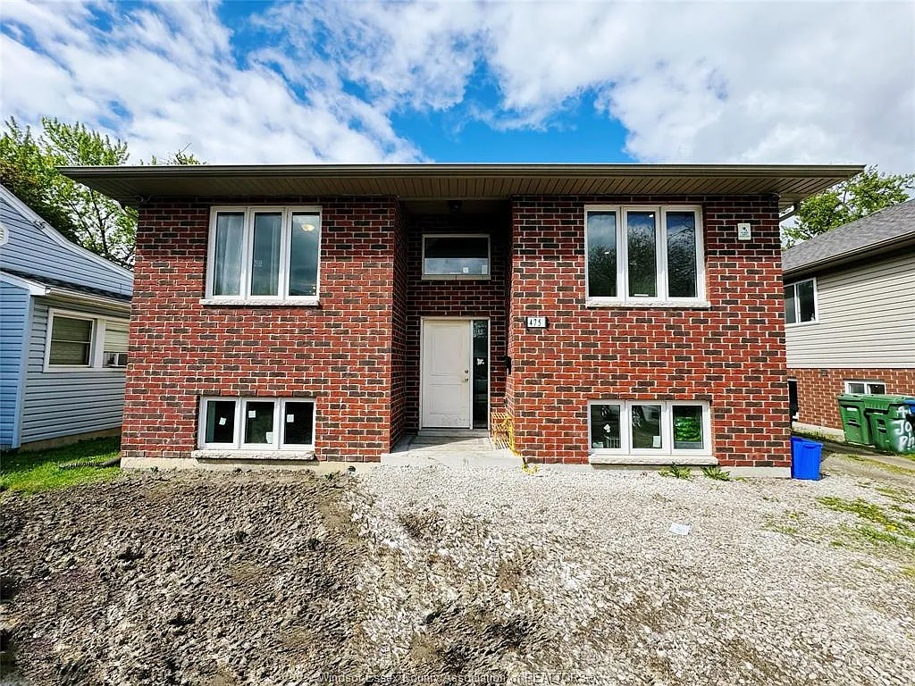 1 bed, $900 — Photo 1