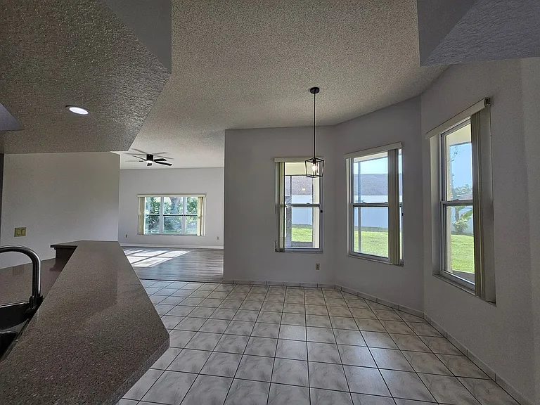 6506 Canterlea Dr — Photo 11