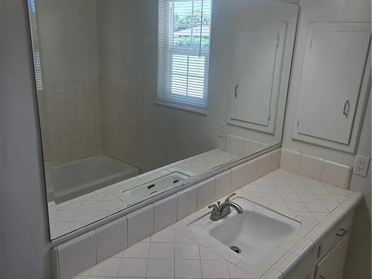 5769 E Oakbrook St — Photo 4