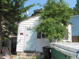 61 Sycamore Rd, Rocky Point, NY 11778