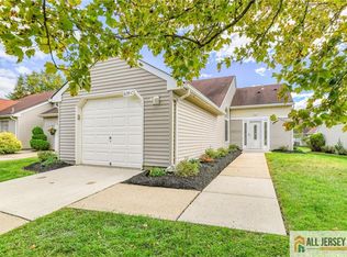 639 Madison Dr, Monroe Township, NJ 08831