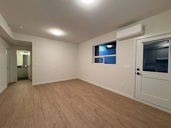 5th image of 11052 Lockwood St