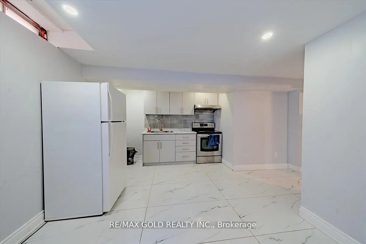 2 bed, $2,000 — Photo 3